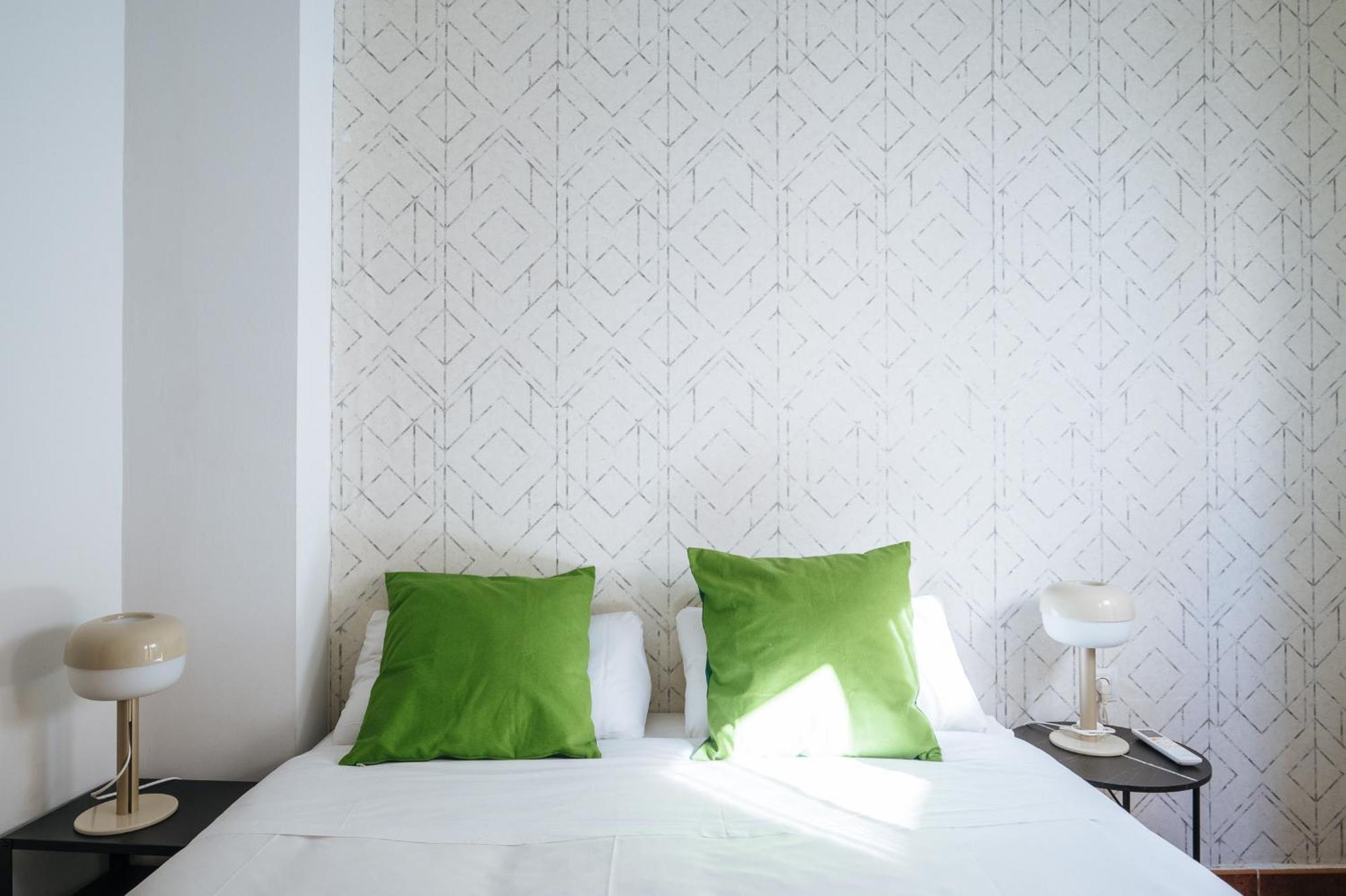 Homeyseville-lovely Duplex At Santa Cruz 10 Pax, Parking Optional Appartement Sevilla
